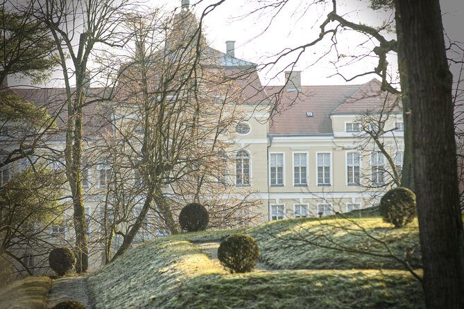 Palace, Castle and Ancient Oaks - Rogalin and Kórnik guided tour from Poznan - Key Points