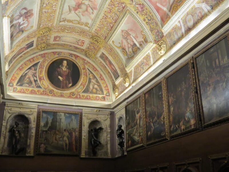 Palazzo Vecchio Secret Passages Tour & Lunch or "Gelato" - Key Points