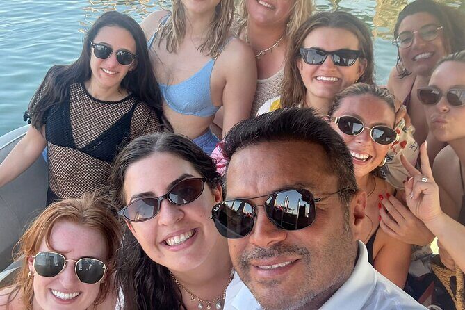 Palm Beach Luxury Yacht Cruises - Setting Sail on a Luxurious 35-Foot Saxdor Boat