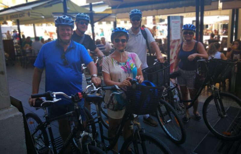 Palma de Mallorca: Guided Bicycle Tour with Tapas & a Drink - Starting Line: Setting Off from the Heart of Palma