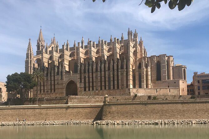 Palma de Mallorca: PRIVATE Local Food And Cathedral Experience - Exploring Palma’s Hidden Corners and Streets