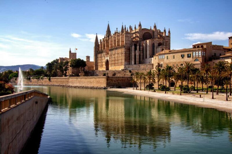 Palma: Old Town Guided Tour with Cathedral Skip-the-Line - Key Points