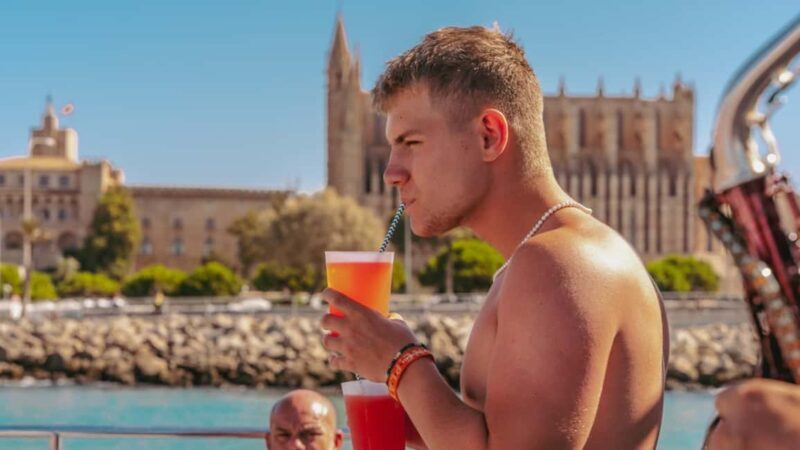 Palma: Punta Negra and Ses Illetes Boat Trip with Live Music - Comfort and Overall Experience