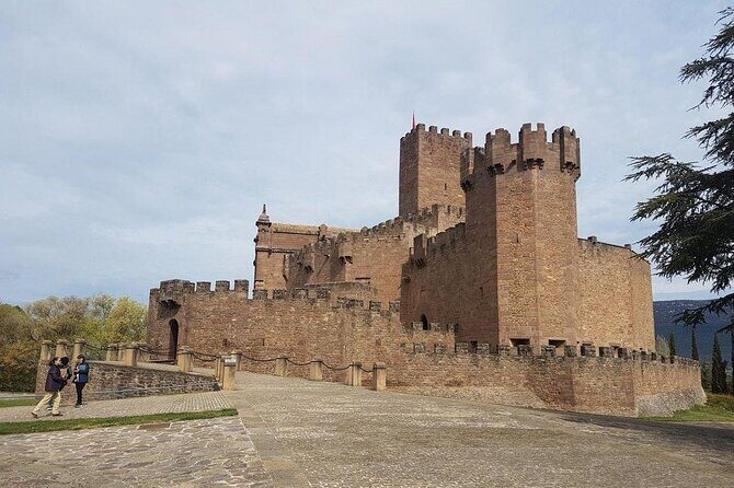 Pamplona Private Tour with Castle of Javier - A Deep Dive into the Pamplona Private Tour with Javier Castle