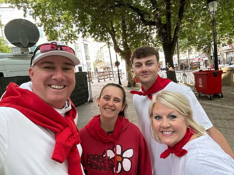 Pamplona: Walking Tour and Photo Session with Bulls - Who Should Consider This Tour?