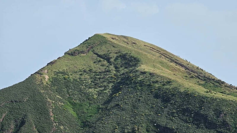 Panoramic tour of the island of Vulcan - A Deep Dive into the Vulcano Panoramic Jeep Tour