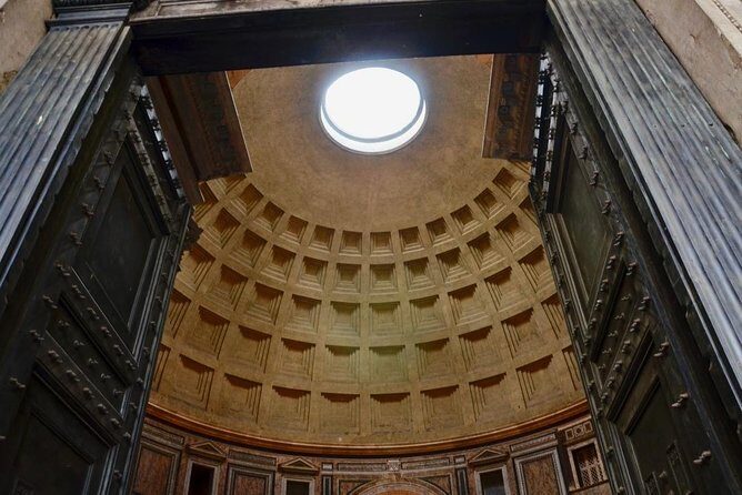 Pantheon Elite Guided Tour - Rome's Iconic Ancient Temple - The Guides: Knowledge, Humor, and Engagement