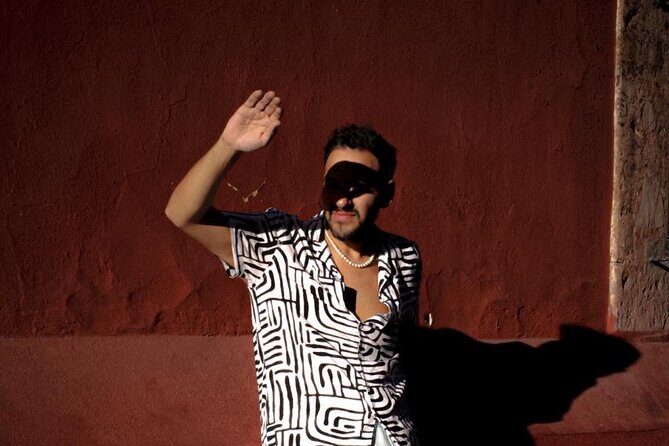 Paparazzi staff in San Miguel de Allende - Authentic Perspectives from Participants