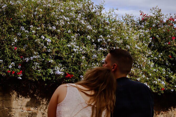 Paparazzi staff in San Miguel de Allende - The Sum Up