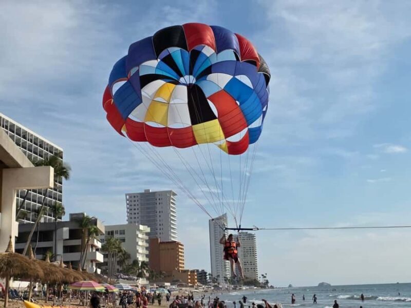 Parachute adventure in Mazatlan - Safety and Equipment