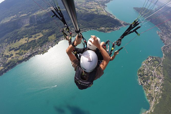 Paragliding Performance flight over the magnificent Lake Annecy - The Value of This Paragliding Tour