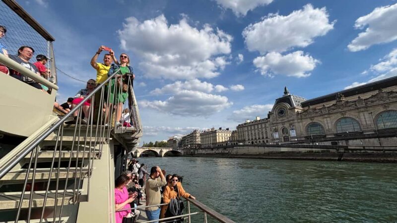 Paris: 1-Hour Seine Cruise departing from the Eiffel Tower - FAQ