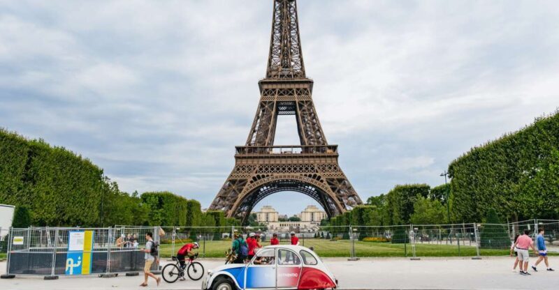 Paris: 1-Hour Vintage Citroen 2CV Tour - The Experience in Detail