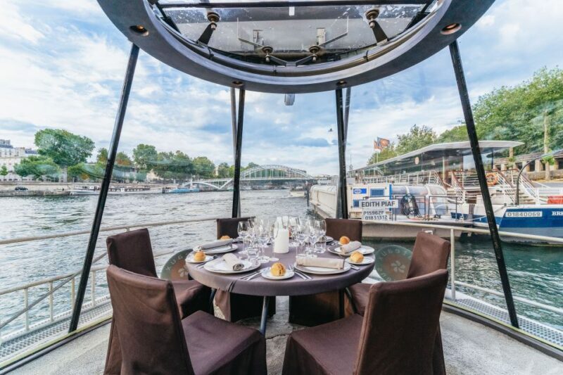 Paris: 3-Course-Dinner Cruise on the Seine with live music - FAQs