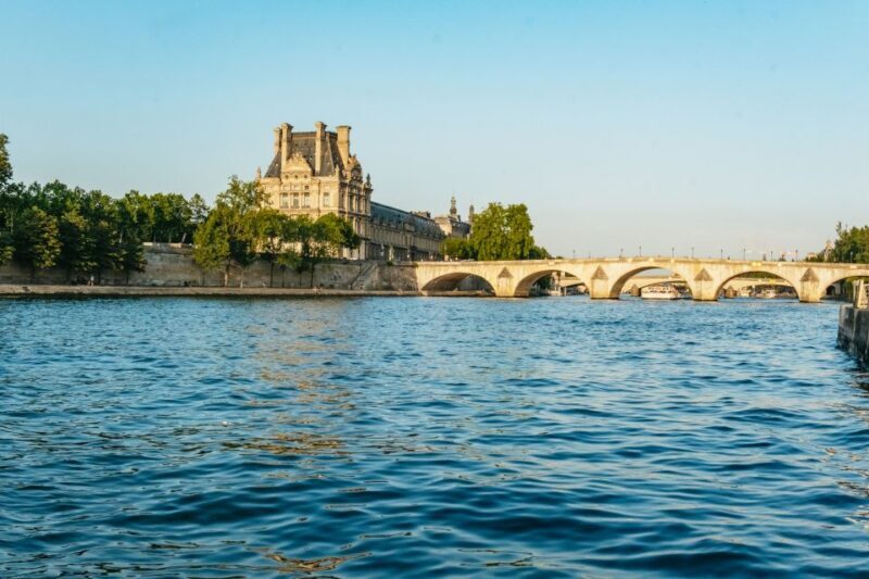 Paris : 3-Course Gourmet Dinner Cruise on Seine River - Why This Cruise Works Well for Travelers
