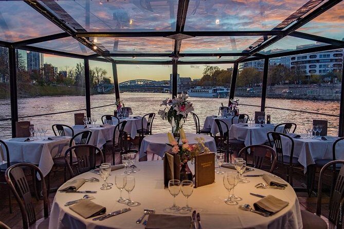 Paris 3-Courses Gourmet Dinner Seine River Cruise with Champagne - The Experience in Detail