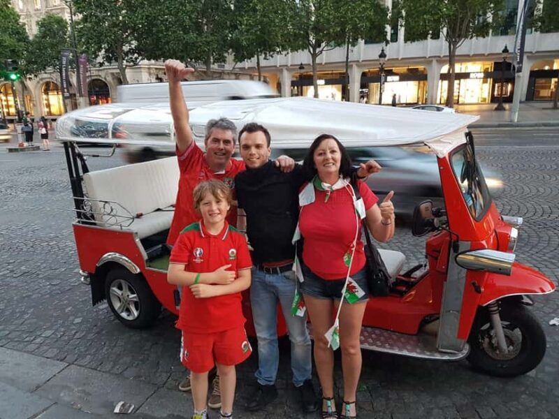 Paris by tuk-tuk: 2-hour Private Tour of Iconic City Landmarks - Key Points