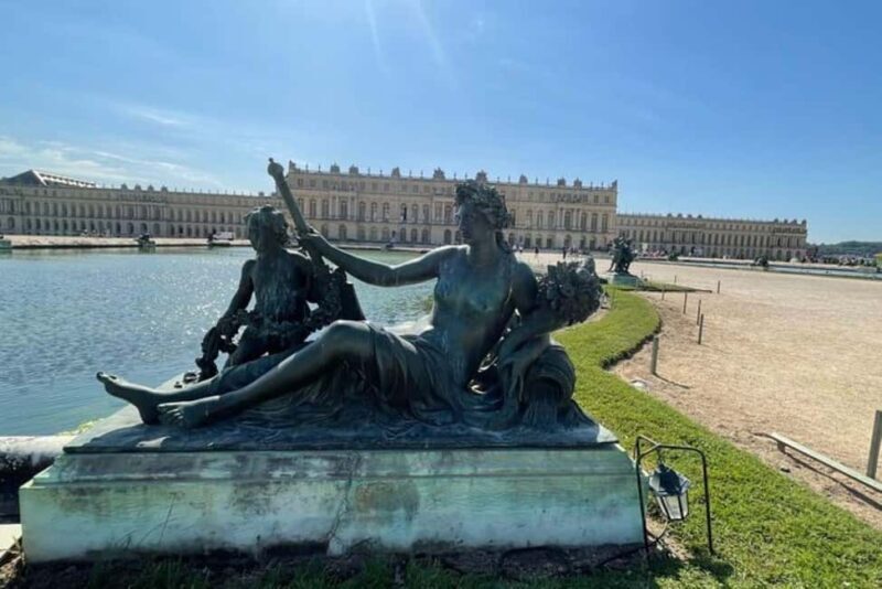 Paris: Château de Versailles and Giverny Excursion - Who Should Consider This Tour?