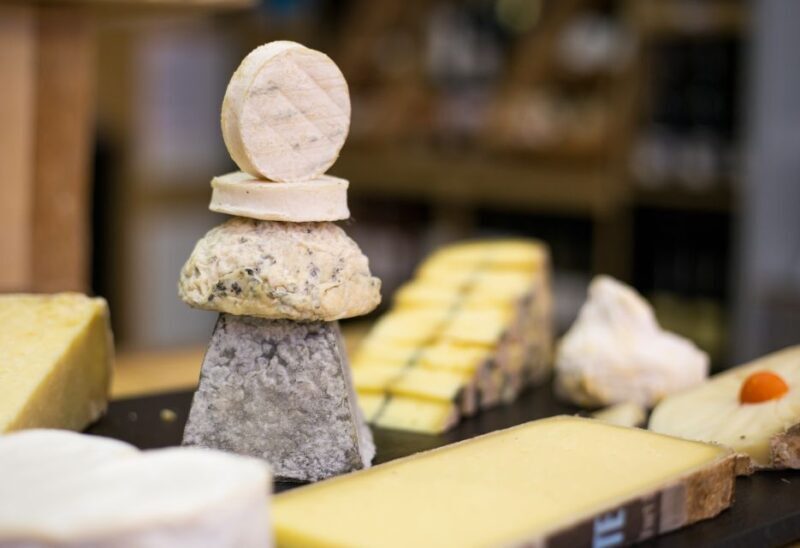 Paris: Cheese and Wine Tasting - The Location and Atmosphere