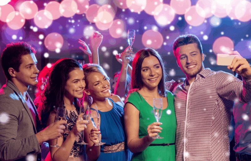 Paris: Christmas & New Year Lunch or Dinner Cruise - Key Points