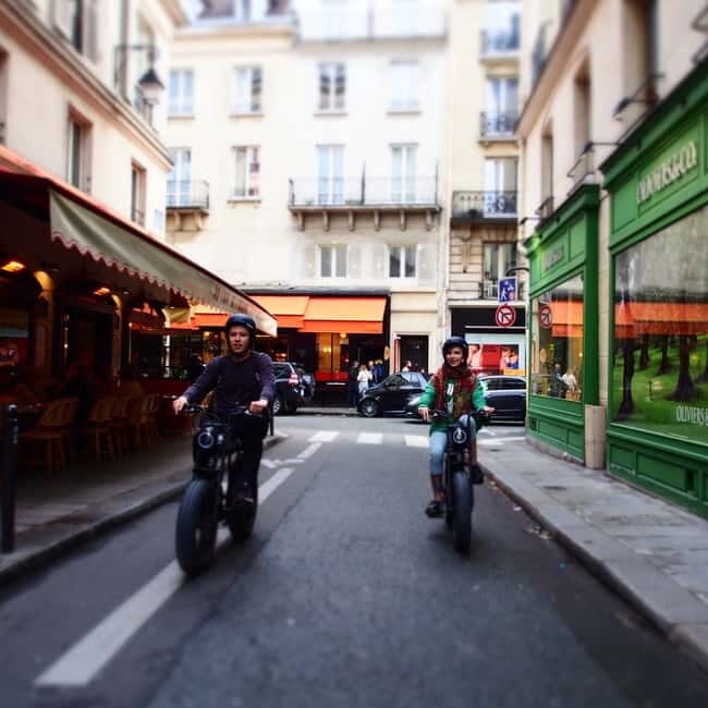 Paris: City Highlights Private Electric Bike Tour - Key Points