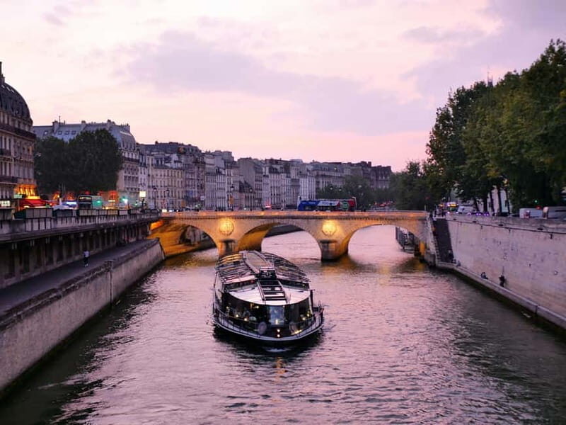 Paris: City of Lights Walking tour and Seine Cruise - Key Points