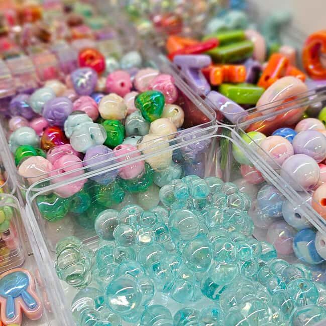 Paris: Create your phone strap, bag or keychain - Who Should Book This Experience?