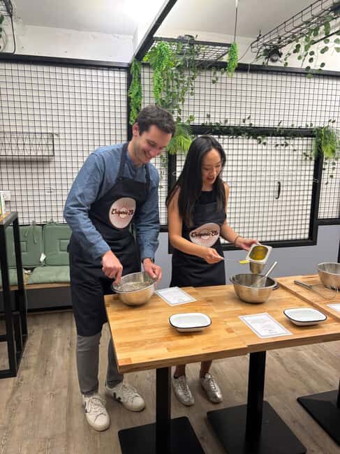 Paris: Crêpe and Galette Making Workshop with Cider - Key Points