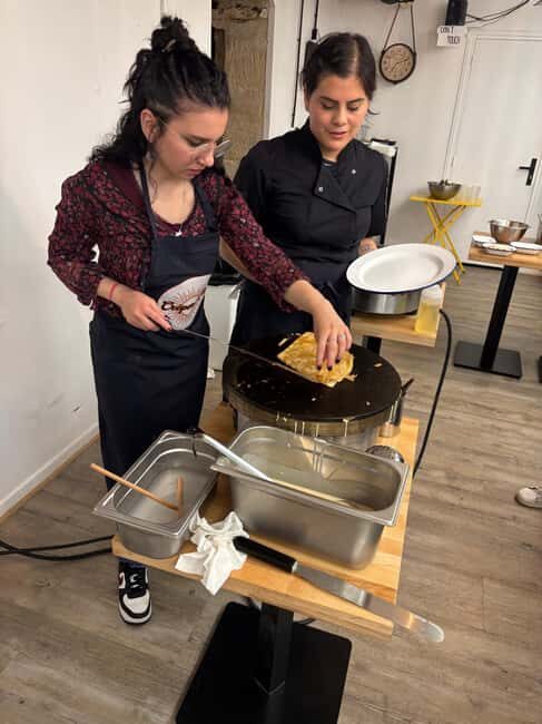 Paris: Crêpe and Galette Making Workshop with Cider - An In-Depth Look at the Crêpe and Galette Experience