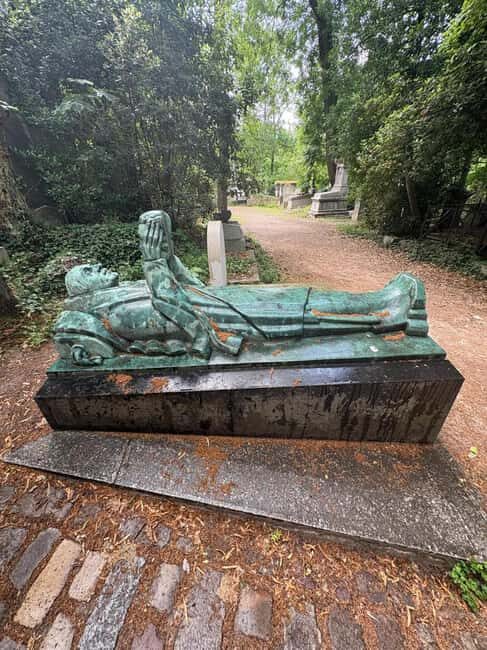 Paris: Customized Père Lachaise Cemetery Walking Tour - Introduction