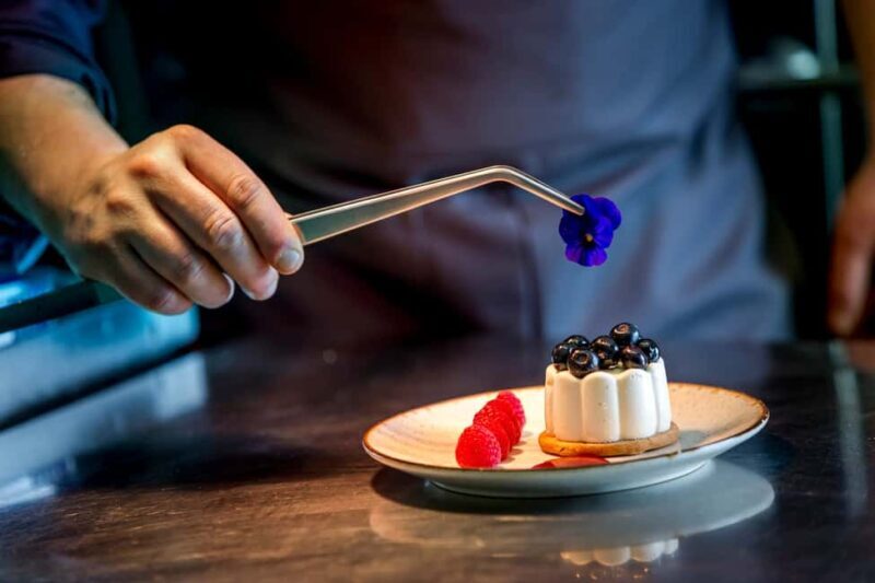 Paris: Dinner Cruise on the Seine and Eiffel Tower 2nd floor - FAQ