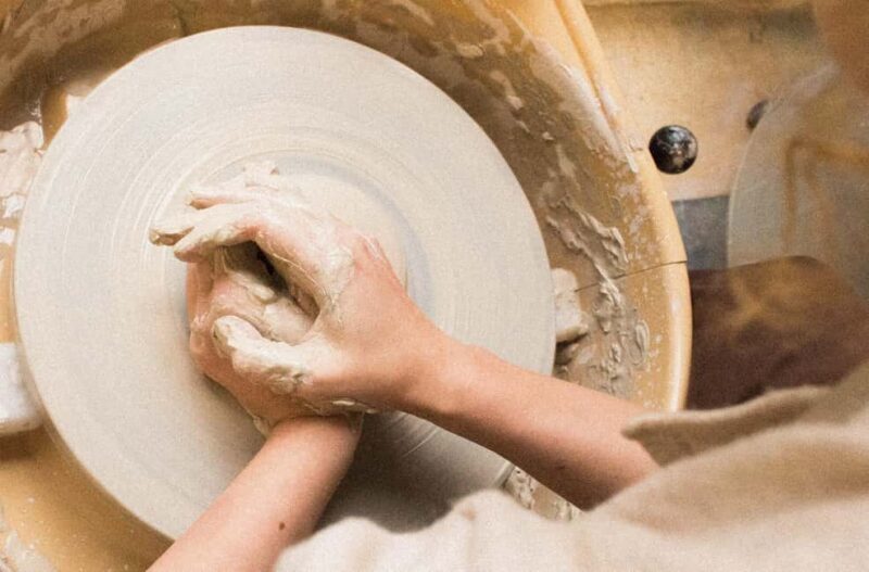 Paris : Discover the potter's wheel with Lucie. - Authentic Ceramic Experience in Paris with Lucie