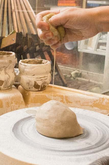 Paris : Discover the potter's wheel with Lucie. - The Step-by-Step Breakdown of the Workshop