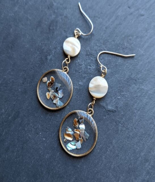 Paris: Duo Resin Jewelry Workshop (Necklace & Earrings) - An In-Depth Look at the Floral Resin Jewelry Workshop