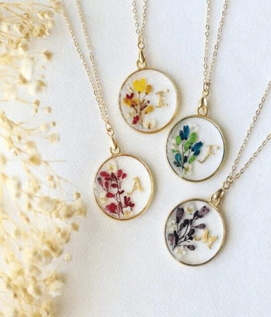 Paris: Duo Resin Jewelry Workshop (Necklace & Earrings) - The Workshop Experience