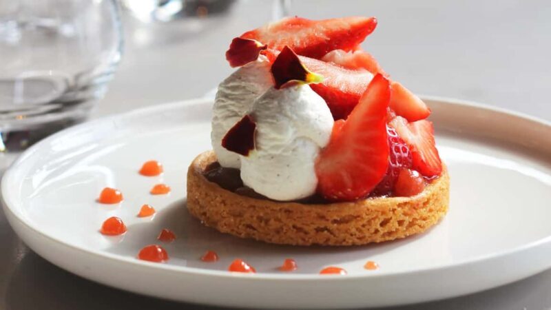 Paris: Early Dinner at Madame Brasserie in the Eiffel Tower - Practical Tips for Your Visit