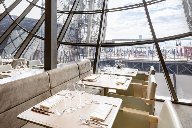 Paris Early Evening Dinner at Eiffel Tower's Madame Brasserie - Timing and Waits