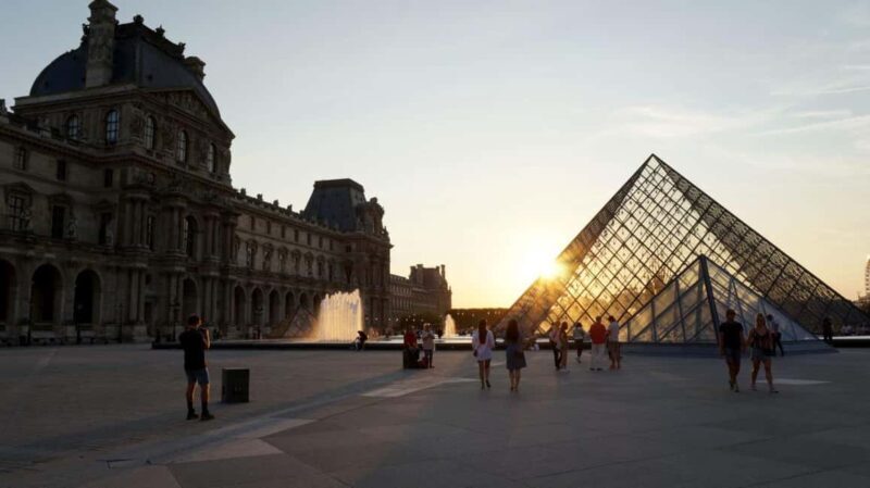 Paris: Eiffel Tower and Seine River Electric Bike Tour - The Experience of Riding Electric Bikes in Paris