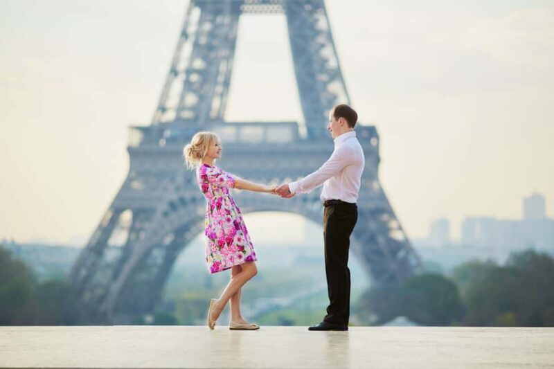 Paris: Eiffel Tower Photo Shoot - Who Will Love This Experience?