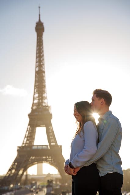 Paris: Eiffel Tower Photoshoot with a Professional - Who Should Consider This Experience?