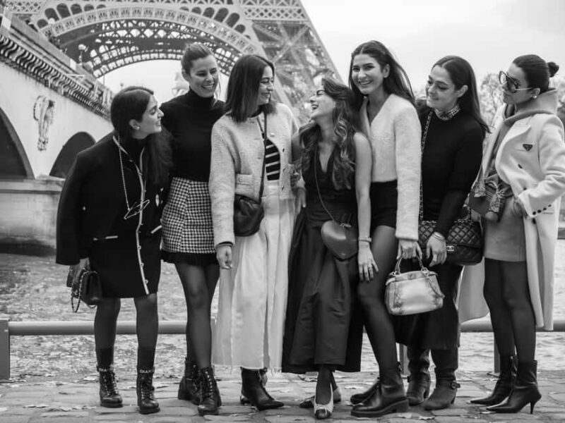 Paris: Eiffel Tower Private Photoshoot Experience - Key Points