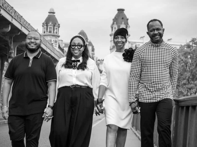 Paris: Eiffel Tower Private Photoshoot Experience - A Deep Dive into the Eiffel Tower Photoshoot Experience