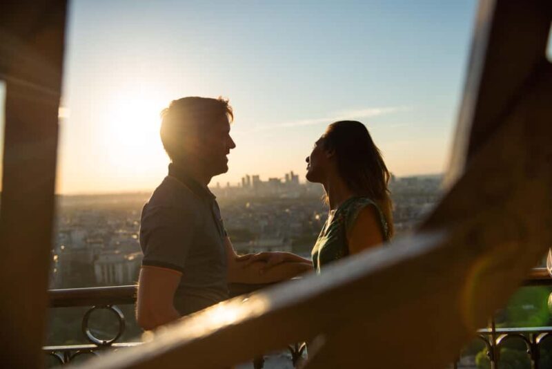 Paris: Eiffel Tower Summit & App to to download and Meal - Lunch at Madame Brasserie: A French Culinary Highlight