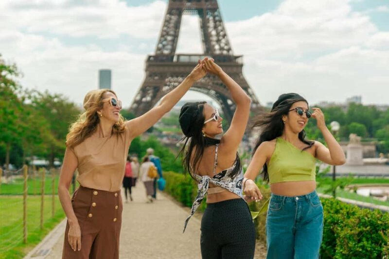 Paris: Eiffel Tower Vintage Photoshoot - The Experience in Detail