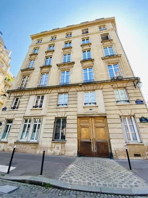 Paris: Emily Filming Locations Walking Tour - Key Points