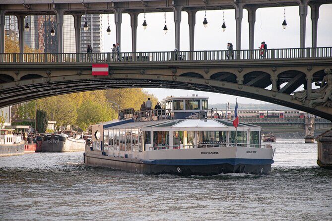 Paris en Scene 3 Course Seine River Dinner Cruise - Who Should Consider This Cruise?