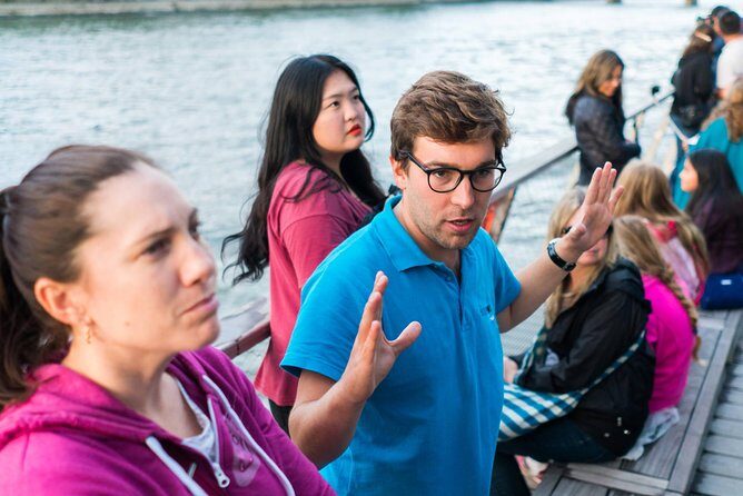 Paris Evening Bike Tour with 1-hour Seine River Cruise - FAQs