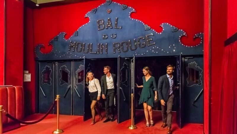 Paris: Evening Sightseeing Tour and Moulin Rouge Show - Who Should Consider This Tour?