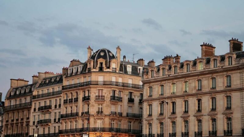 Paris: Explore the City of Light on a Magical Walking Tour - Key Points