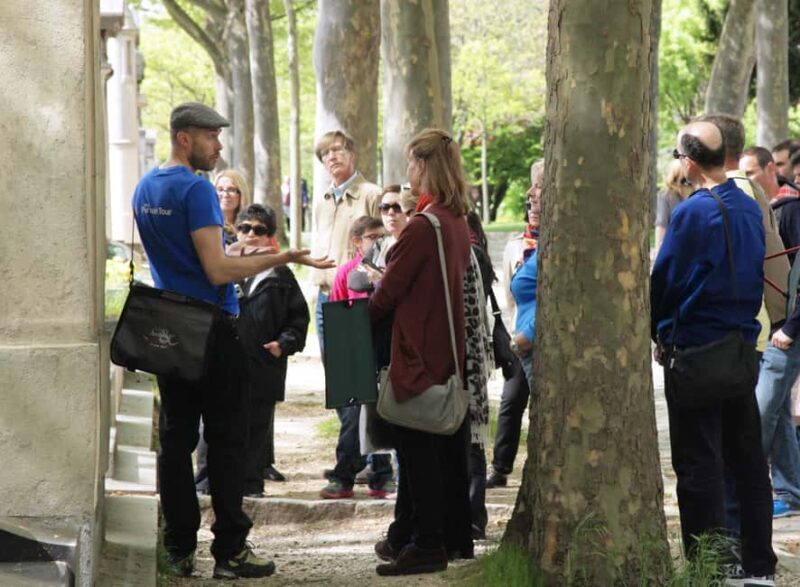 Paris: Famous Graves of Pere Lachaise Cemetery Guided Tour - What Makes Père Lachaise Unique?